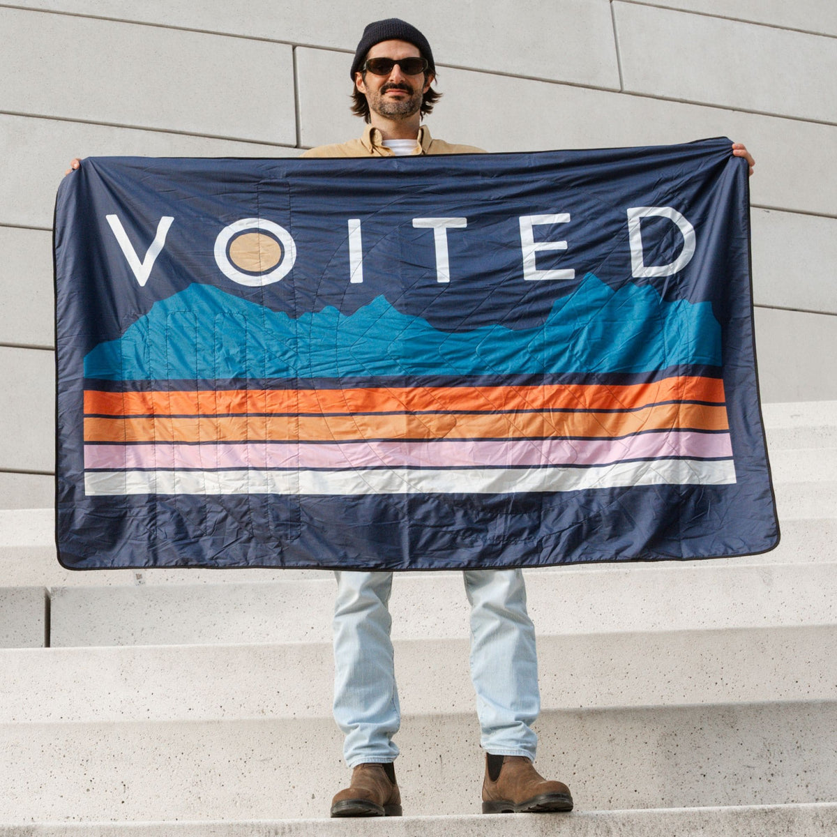 VOITED NeckPack Travel Blanket - Peaks