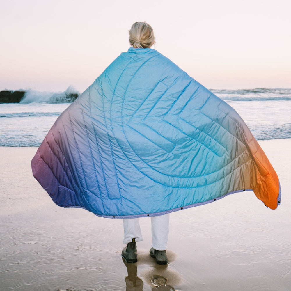 VOITED CloudTouch® Indoor/Outdoor Camping Blanket - Fuzzy Sunset