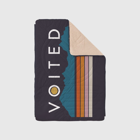 VOITED CloudTouch® Indoor/Outdoor Camping Blanket - Peaks