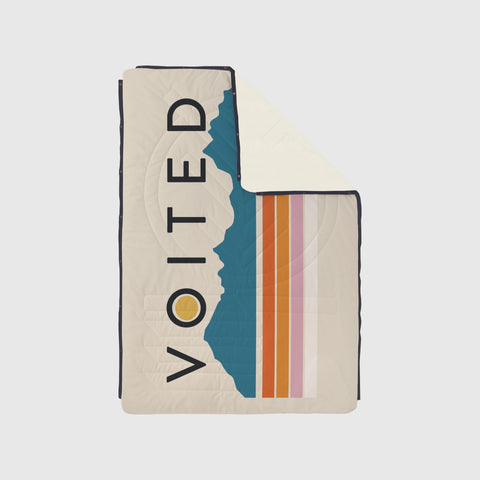 VOITED Fleece Outdoor Camping Blanket - Snowy Peak