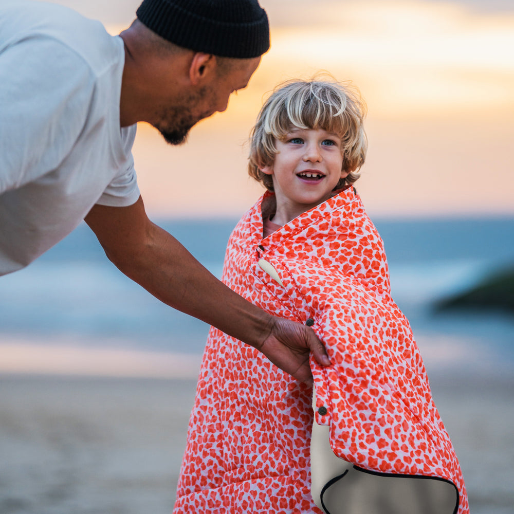 VOITED Mini Traveler Cream Indoor / Outdoor Camping Blanket -Little Leo