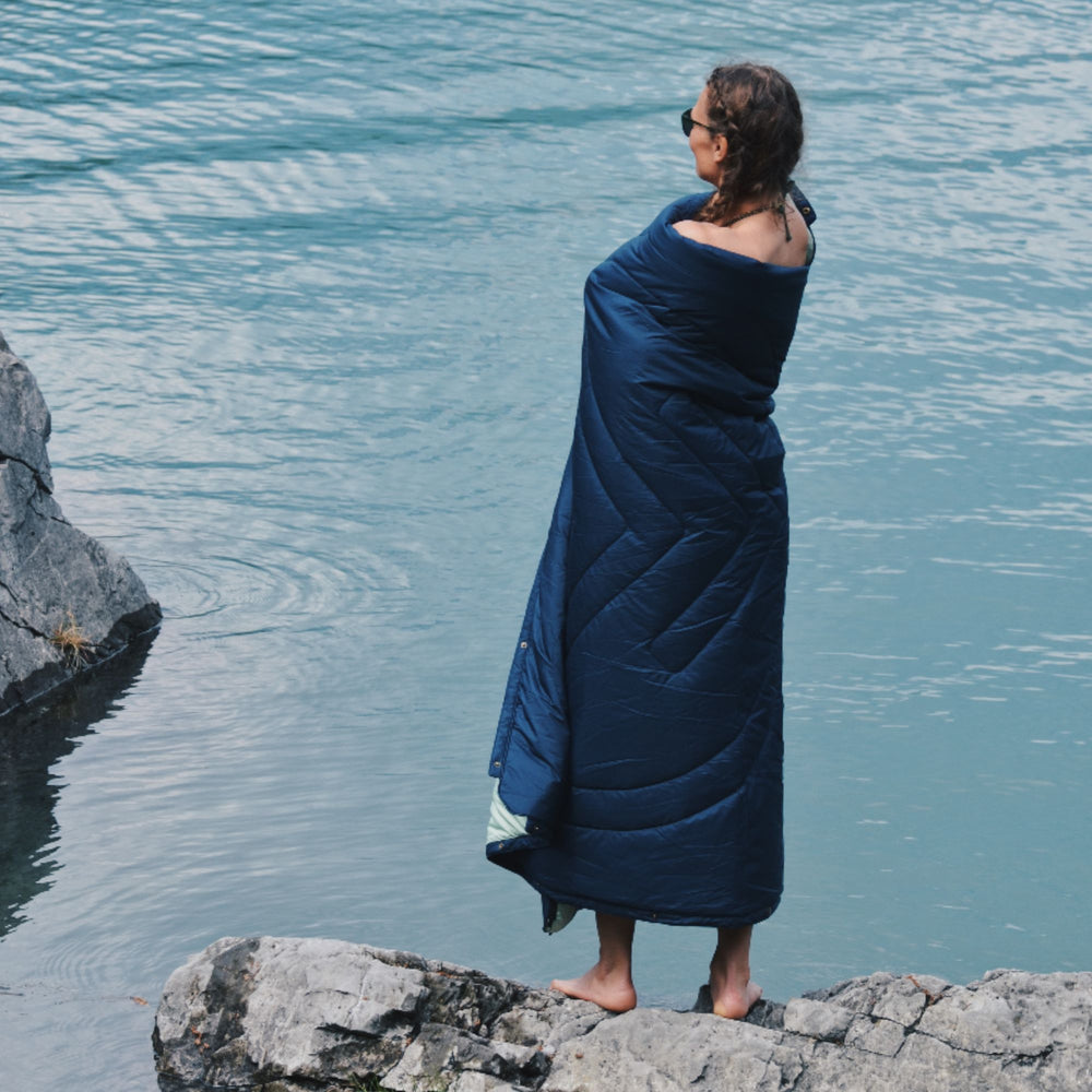 VOITED Recycled Ripstop Outdoor Camping Blanket - Ocean Navy/Cameo Green