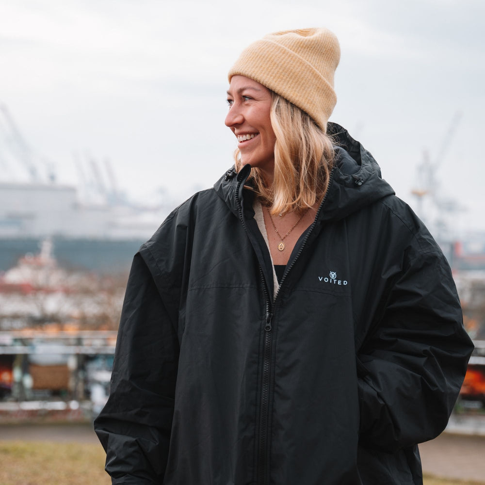 VOITED 3rd Edition Outdoor Change Robe & Drycoat for Surfing, Camping, Vanlife & Wild Swimming  - Black