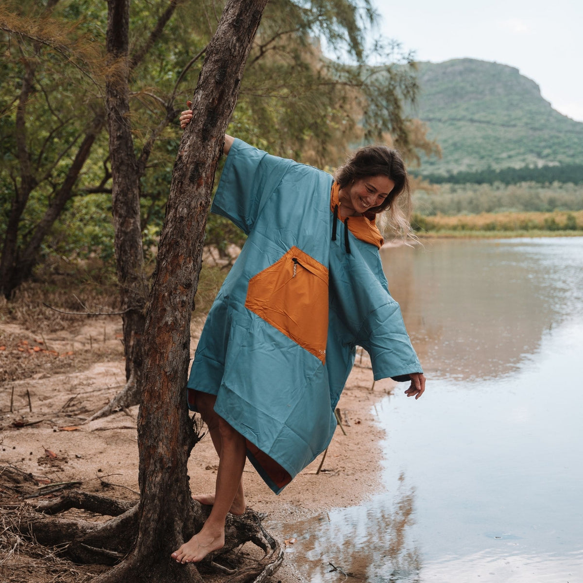 VOITED Micro Fleece Poncho - Mountain Spring/Sundial