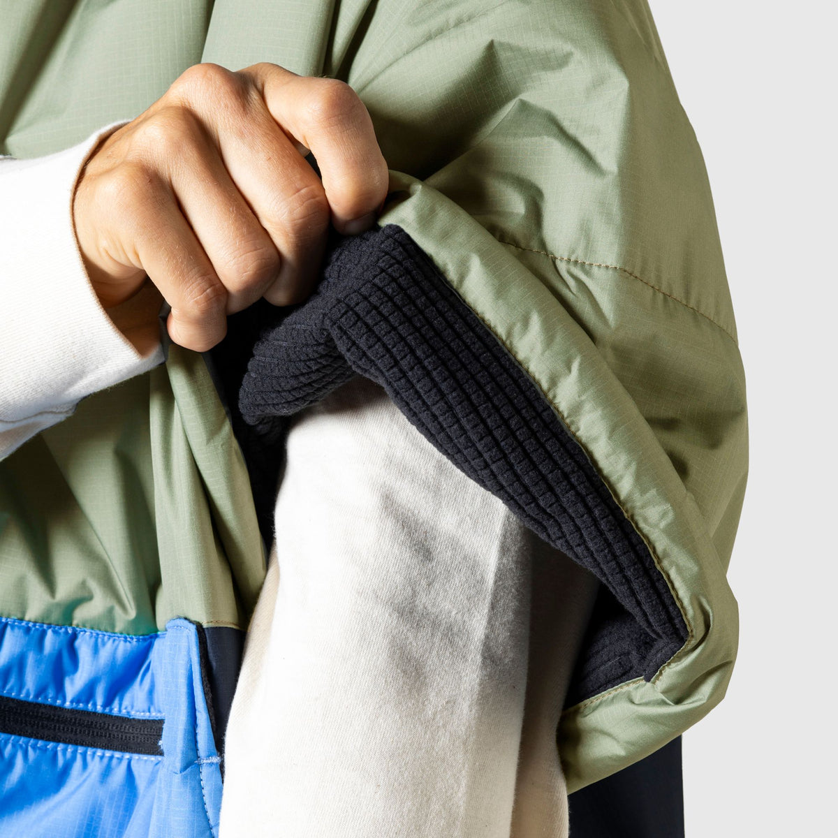 VOITED 3rd Edition Outdoor Poncho for Surfing, Camping, Vanlife & Wild Swimming - Ocean Navy/Olive