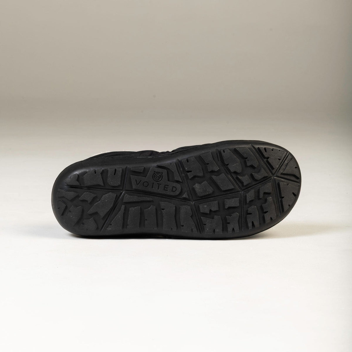 VOITED CloudTouch® Slippers - Lightweight, Indoor/Outdoor Fleece-Lined Camping Slippers - Black