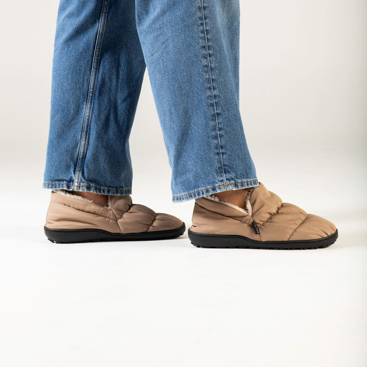 VOITED CloudTouch® Slippers - Lightweight, Indoor/Outdoor Fleece-Lined Camping Slippers -Mudstone