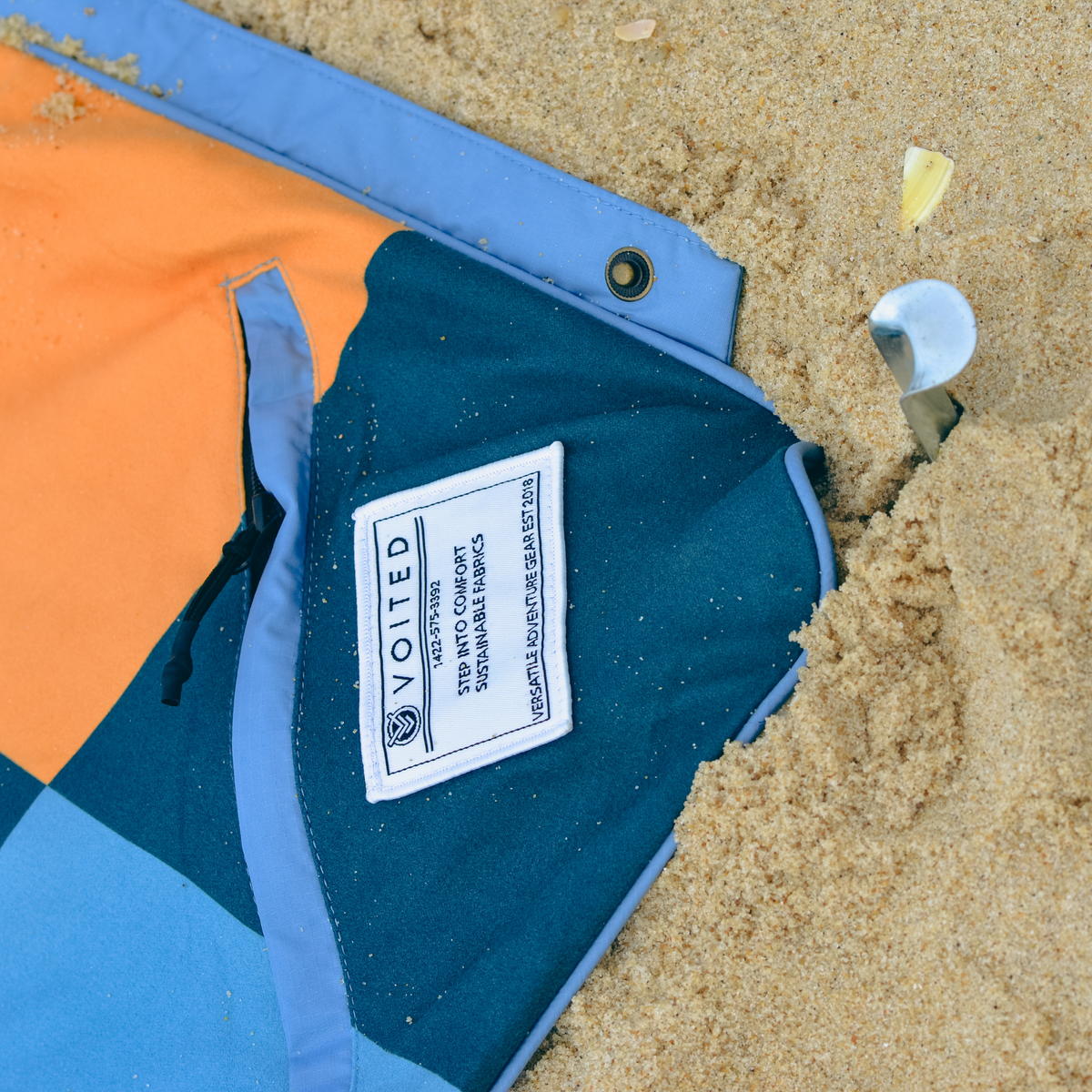 VOITED Compact Picnic & Beach Blanket  - Cheeckers