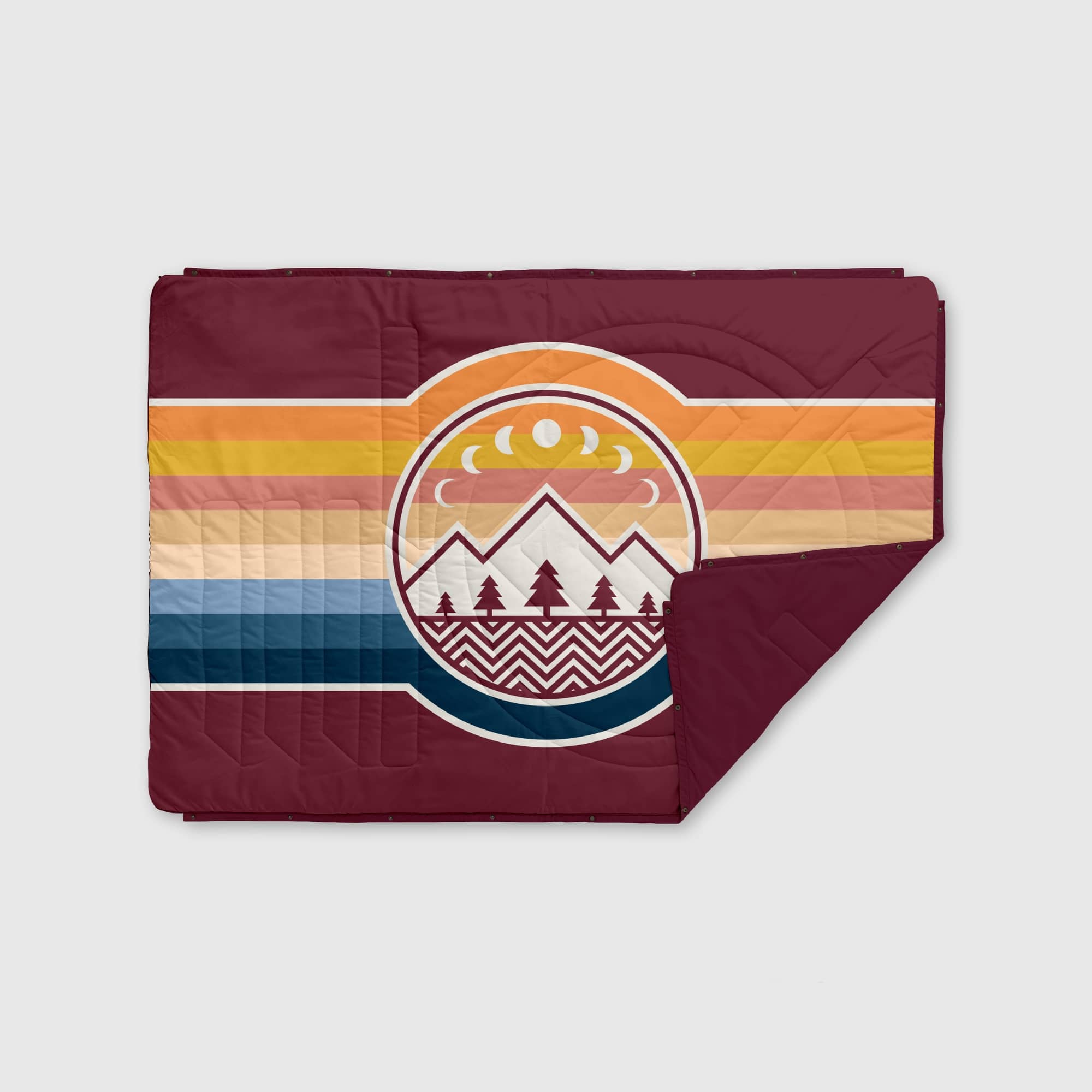 VOITED Recycled Ripstop Outdoor Camping Blanket Camp Vibes / Berry