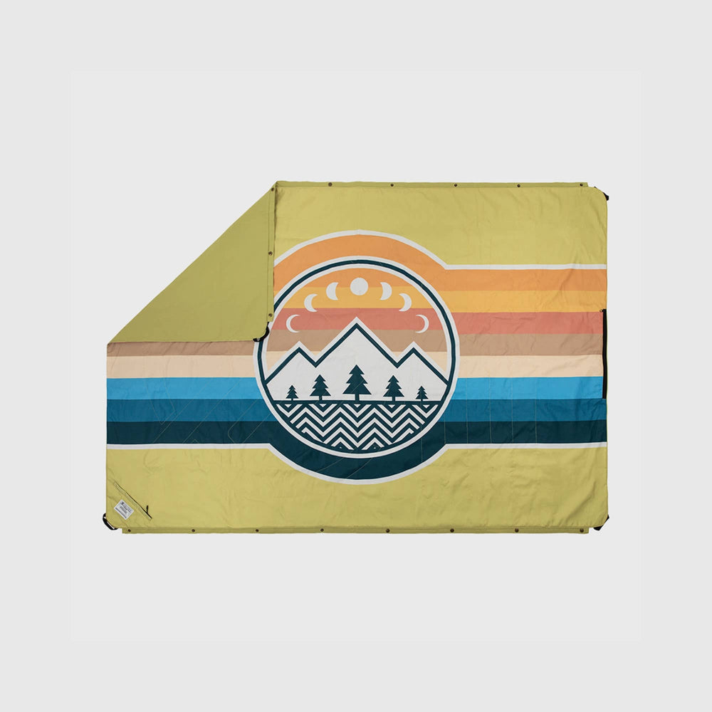 VOITED Compact Picnic & Beach Blanket  - Camp Vibes / Pistachio